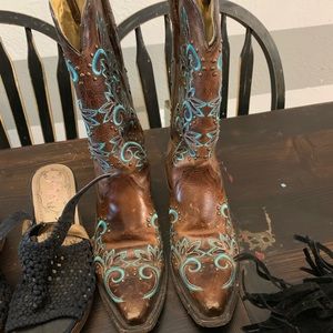 Beautiful cowboy boots snip toe